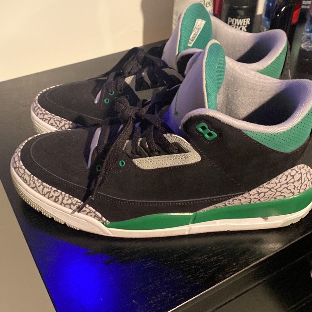 Mens (Worn Twice) Jordan 3 Pine green Size 13 available for 280$ USD - Picture 3 of 5